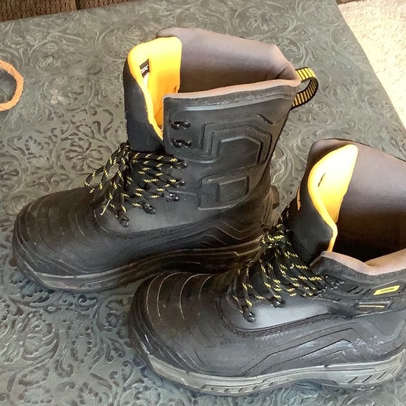 Dakota work boots. Traction on demand spiked. CSA approved. Only worn twice. - Picture 2 of 7